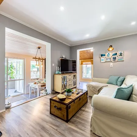 Holiday home Berrybay